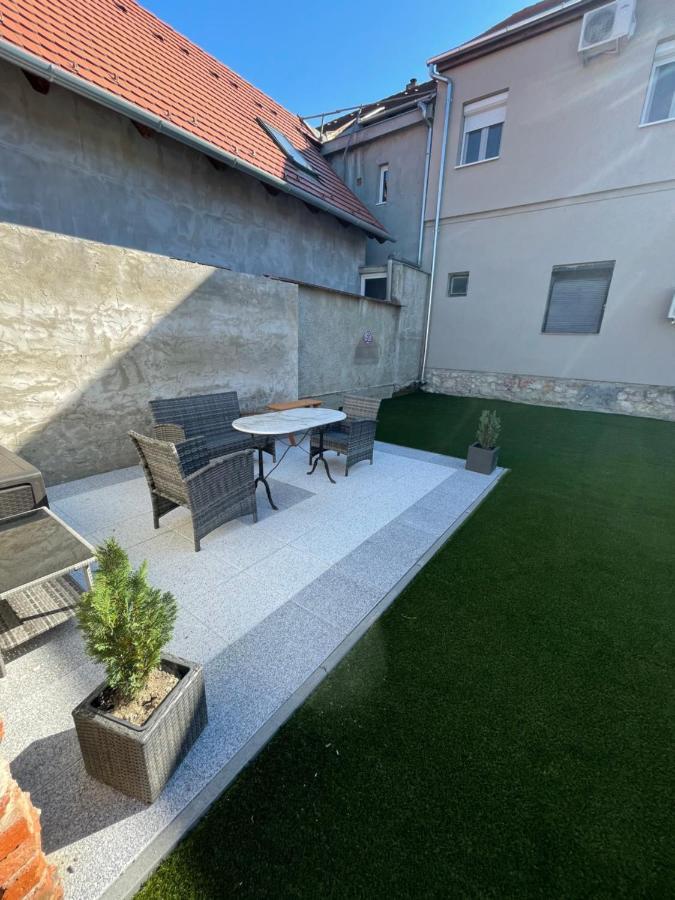 Holiday Apartmanház Harkány Exterior foto